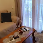 Panos House - Warm And Cozy Retreat Apartament *
