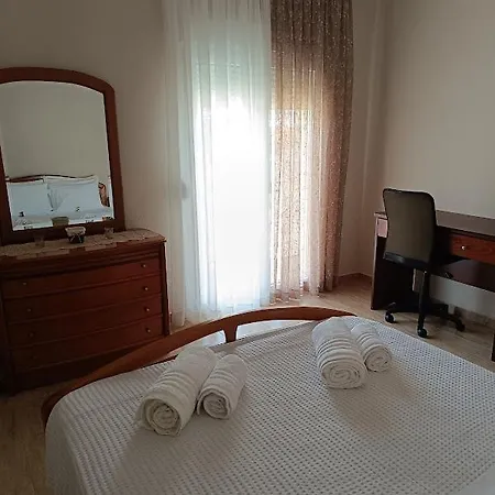 Panos House - Warm And Cozy Retreat Tríkala