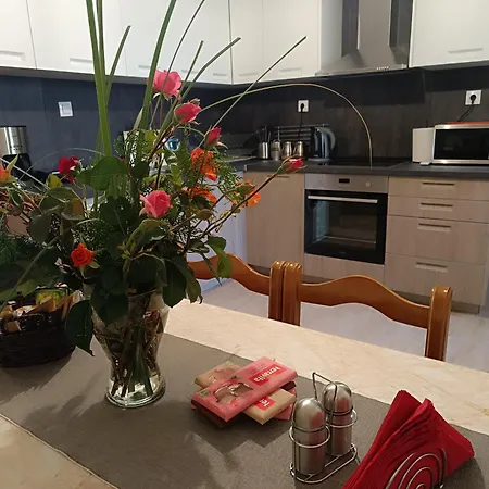 Panos House - Warm And Cozy Retreat Apartment *