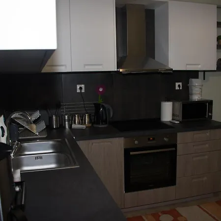 Panos House - Warm And Cozy Retreat Apartment *