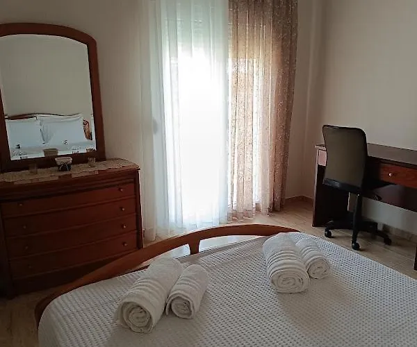 Panos House - Warm And Cozy Retreat Tríkala